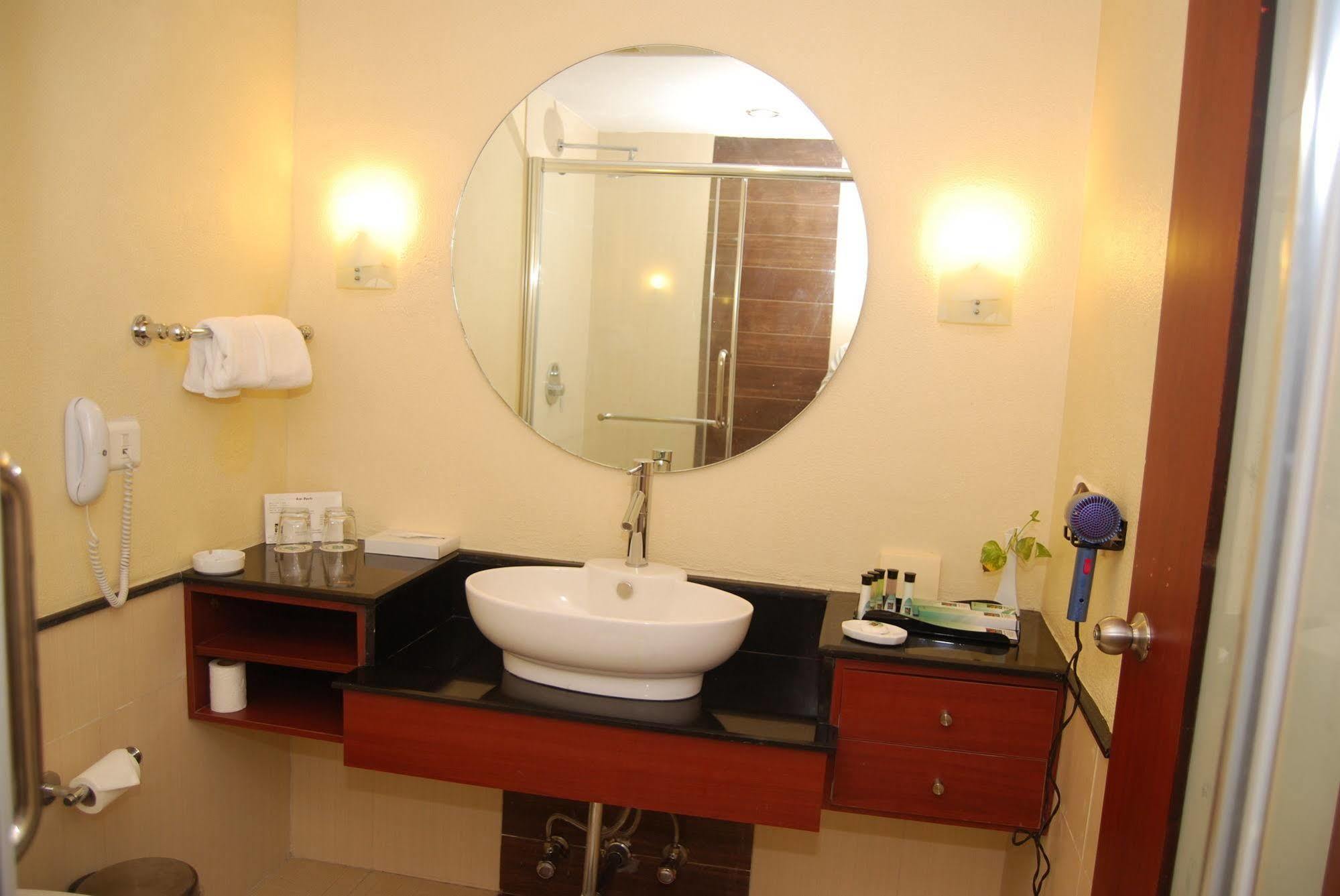 Gokulam Park Sabari-Siruseri Sipcot Chennai Exterior photo